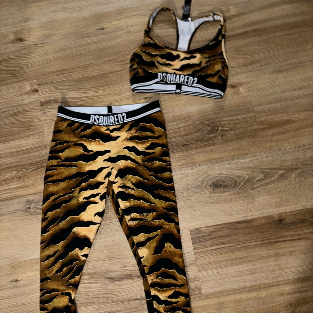 Authentic dsquared set